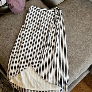 Lulus wrap skirt